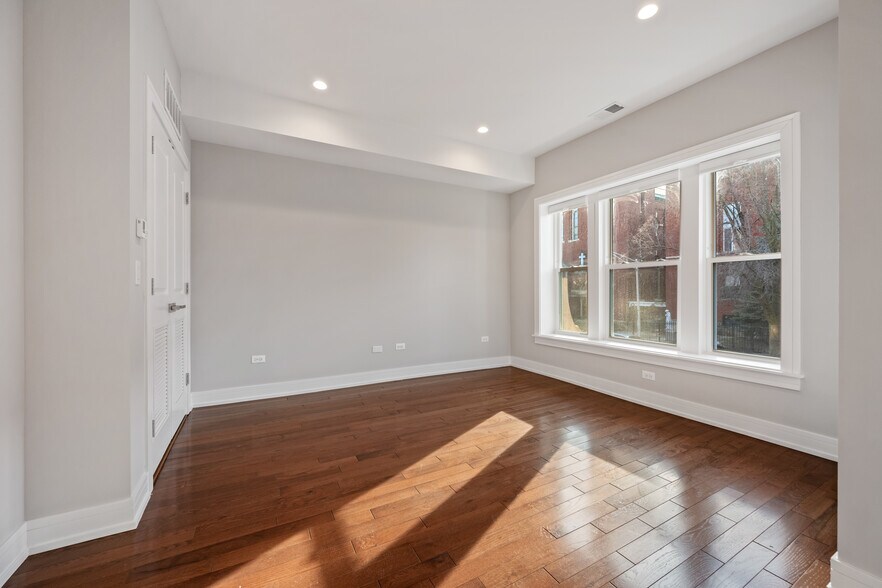 More Photos Of 1710 W Lunt Ave, Chicago Apartments For Sale