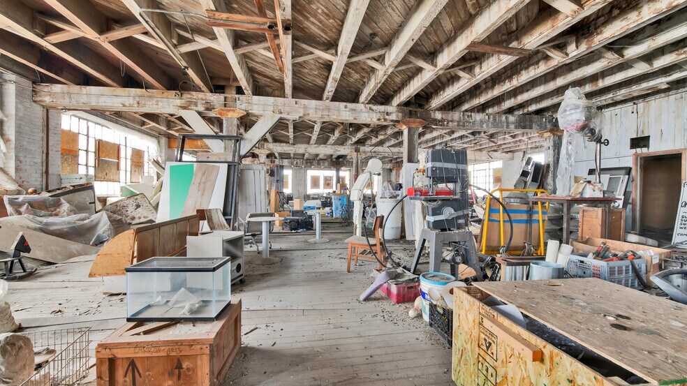 More Photos Of 2941 E Warren Ave, Detroit Apartments For Sale