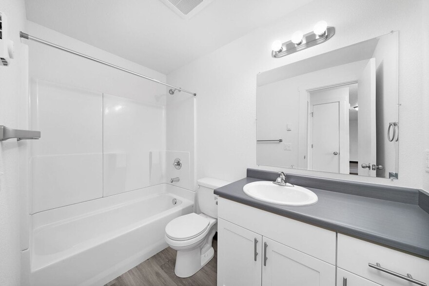 More Photos Of 13455 SE Oatfield Rd, Milwaukie Apartments For Sale