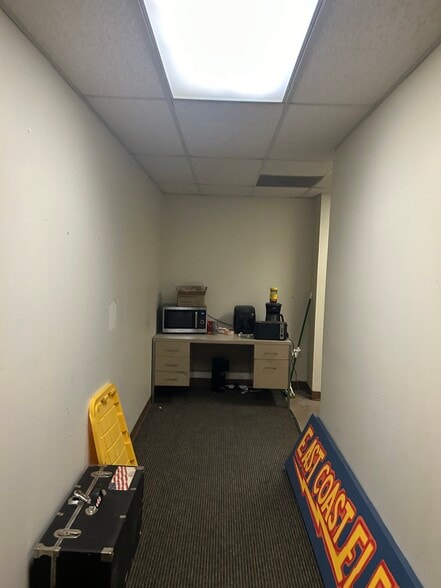 More Photos Of 418 W Peace St, Raleigh Warehouse For Lease