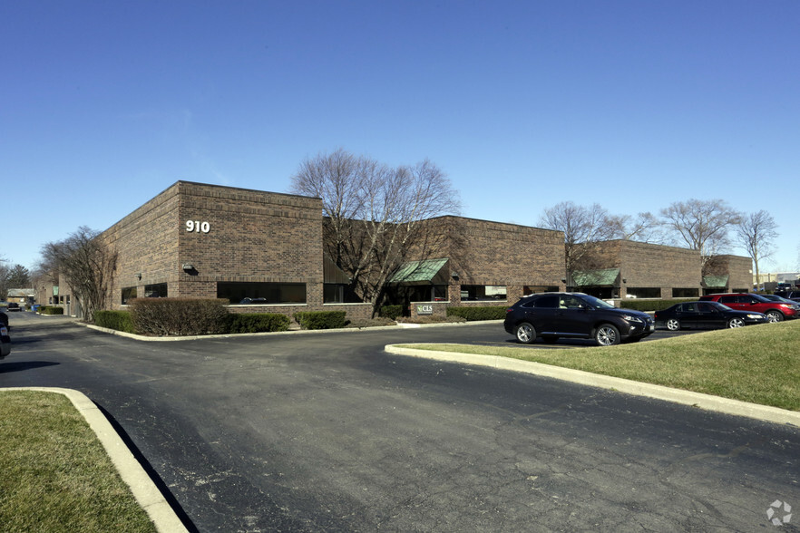 Primary Photo Of 910 Riverside Dr, Elmhurst Warehouse For Lease