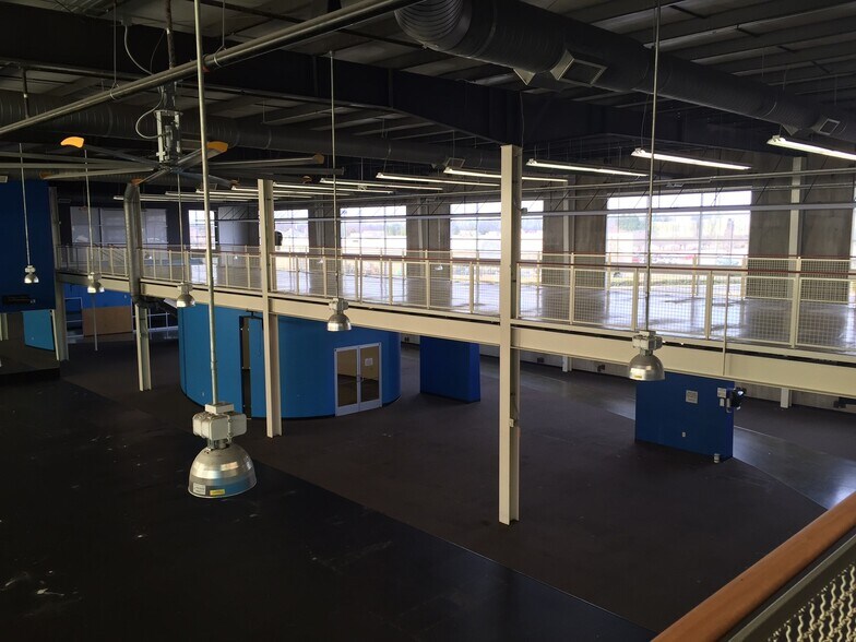 More Photos Of 2411-2425 Edge O Lake Dr, Antioch Storefront For Lease