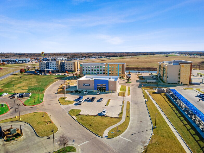 More Photos Of 214 Market Center Dr, Terrell Freestanding For Sale