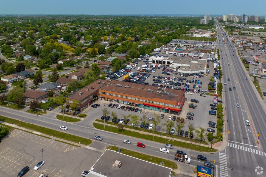 More Photos Of 284 Queen St E, Brampton Office For Lease