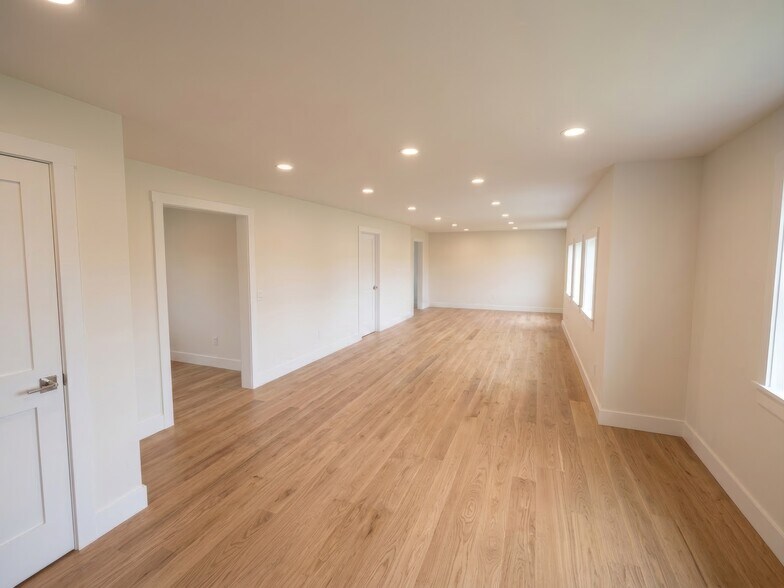 Primary Photo Of 32 Chichester Ave, Center Moriches Warehouse For Lease