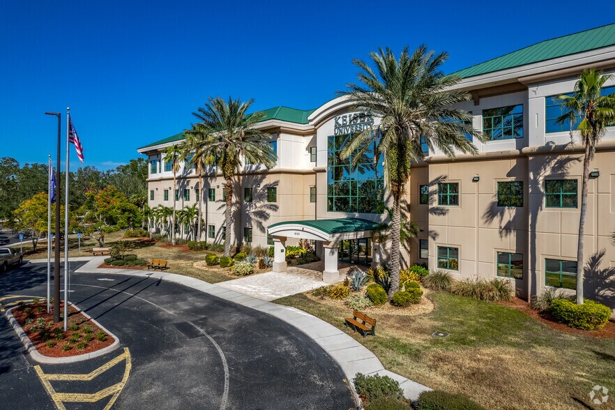 More Photos Of 6151 Lake Osprey Dr, Sarasota Office For Lease