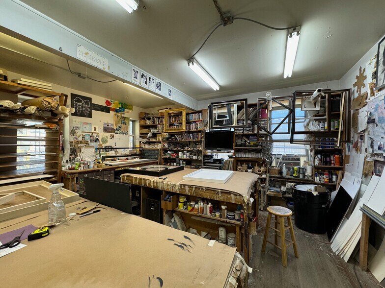 More Photos Of 2019 N Damen Ave, Chicago Storefront Retail Residential For Sale