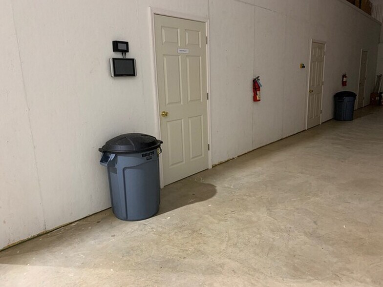 More Photos Of 80 Allegiance ln, Waynesville Warehouse For Lease