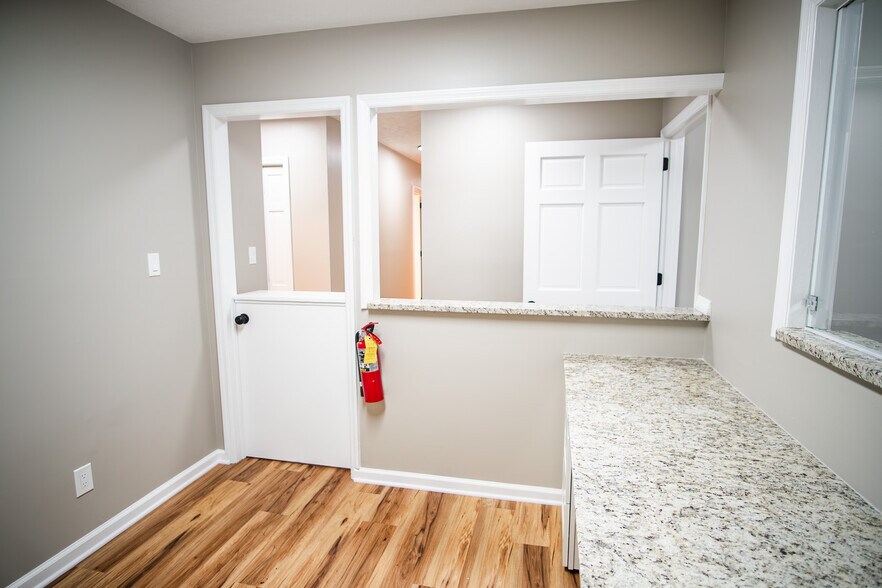 More Photos Of 508 Scarboro Ln, Oak Ridge Medical For Lease