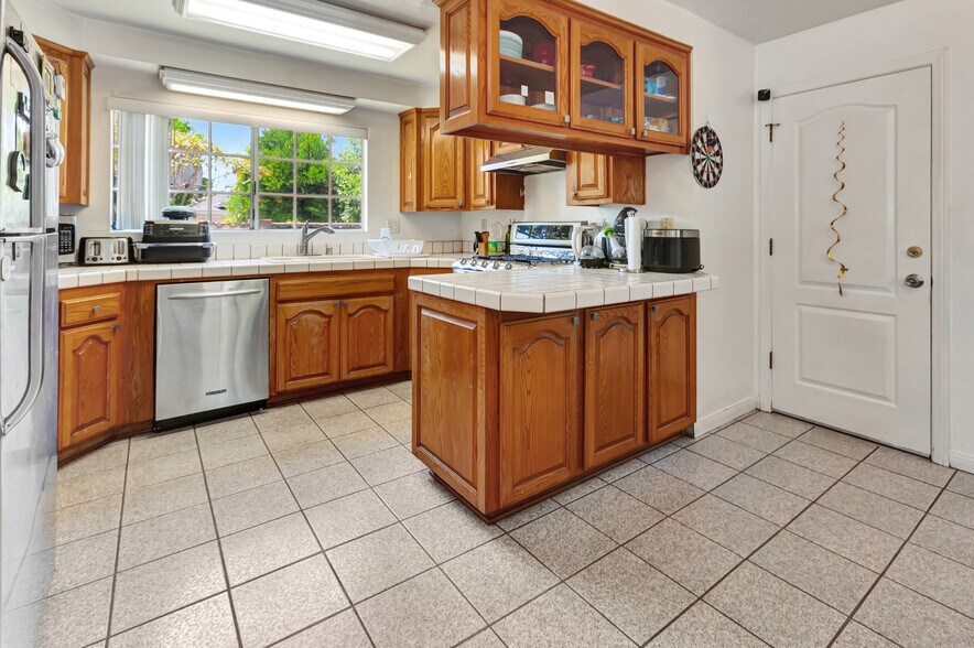 More Photos Of 12731 Barlin Ave, Downey Apartments For Sale