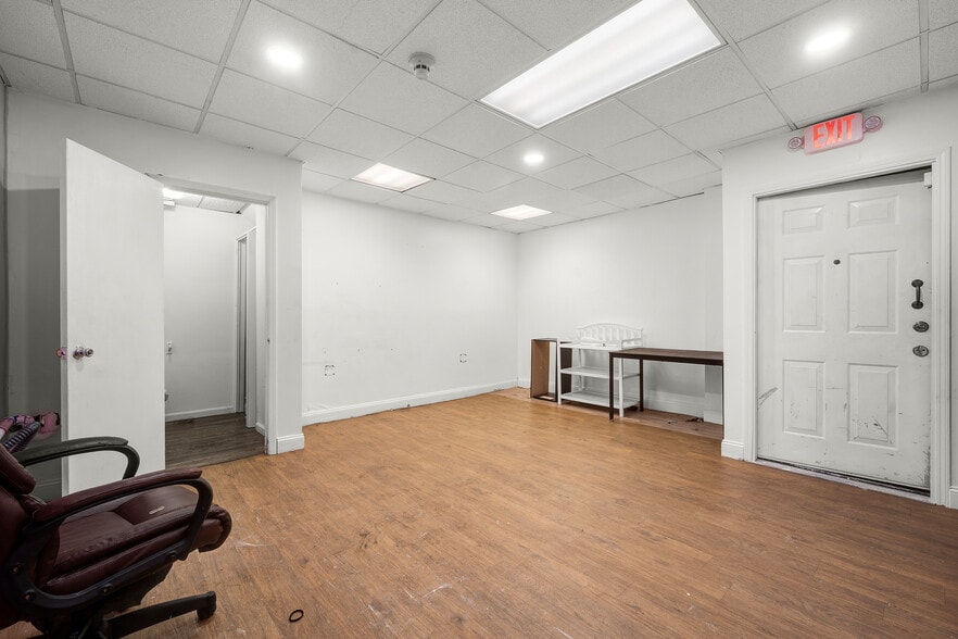 More Photos Of 173-175 Smith St, Perth Amboy Storefront Retail Residential For Lease