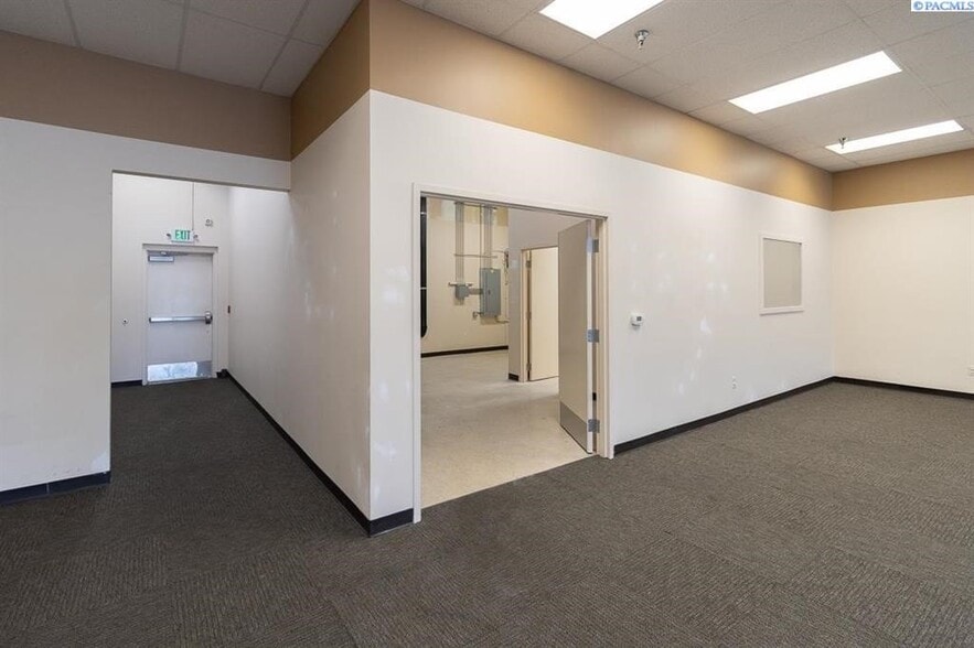 More Photos Of 87 Columbia Point Dr, Richland General Retail For Sale