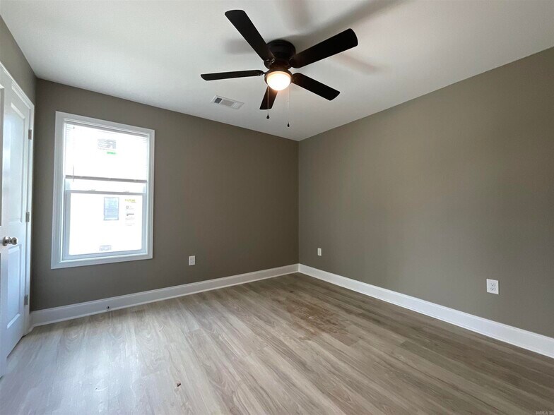 More Photos Of 405 & 407 E Center Street, Jacksonville Specialty For Sale