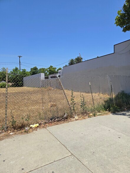 More Photos Of 855 W Holt Ave, Pomona Bar For Sale
