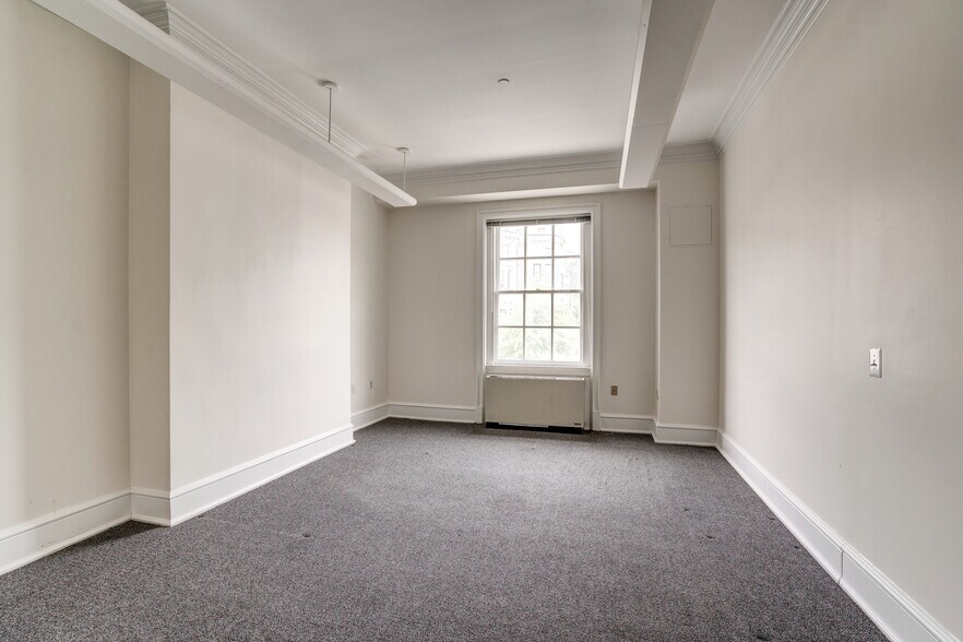 More Photos Of 2040 S St NW, Washington Office For Sale