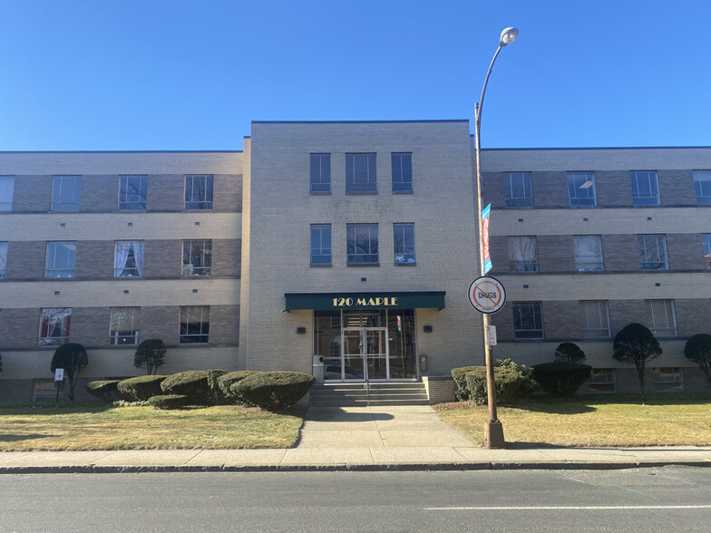 Primary Photo Of 120 Maple St, Springfield Medical For Lease