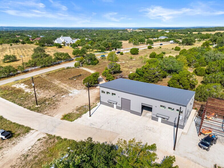 More Photos Of 10020 Darden Hill Rd, Austin Light Distribution For Lease