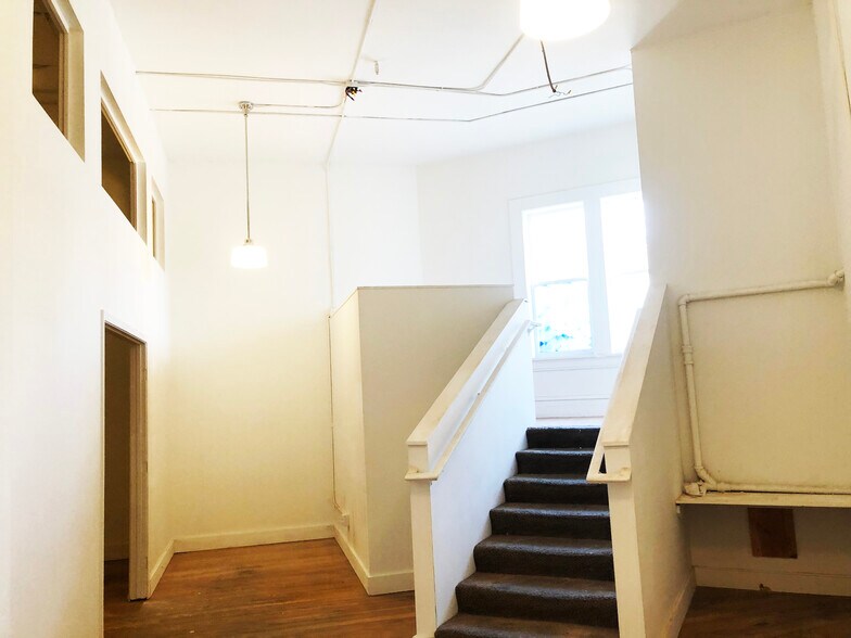 More Photos Of 2215 Market St, San Francisco Apartments For Lease