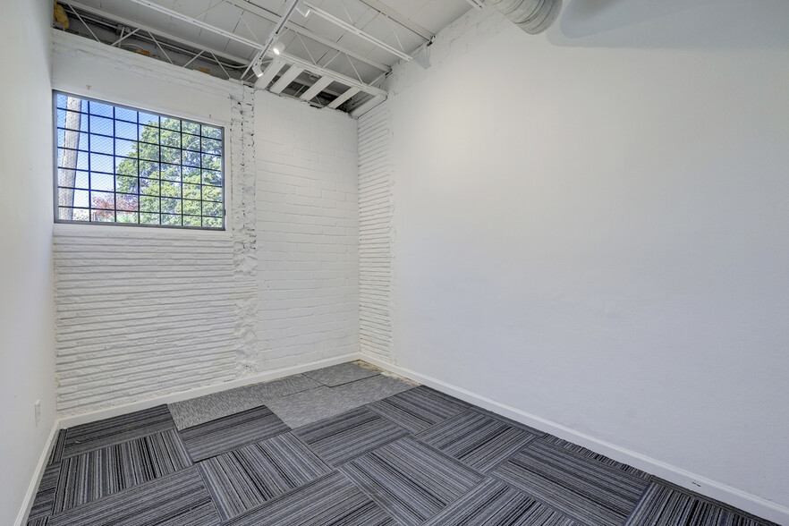 More Photos Of 3803 Bute St, Houston Storefront Retail Residential For Sale