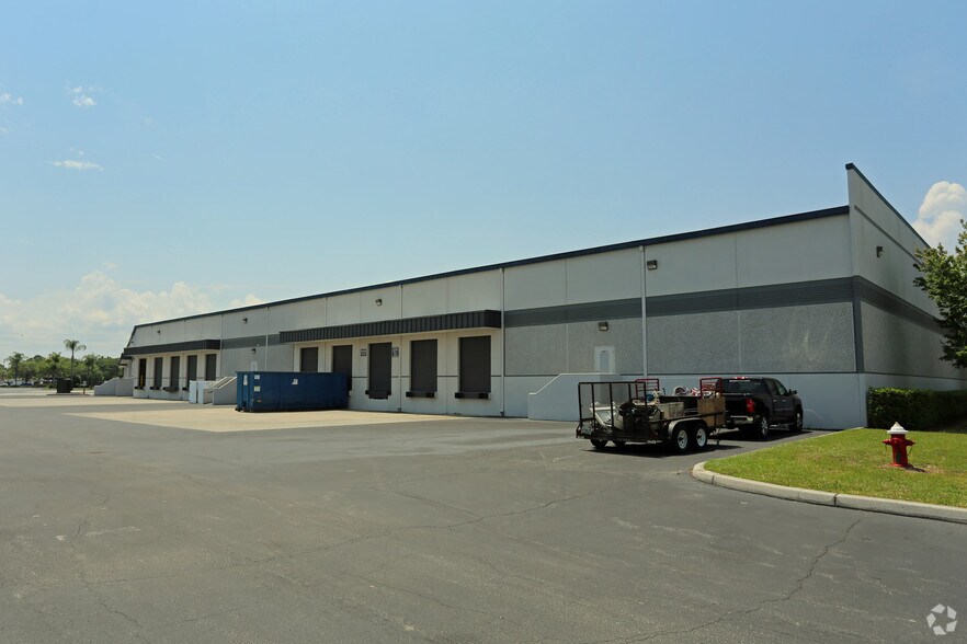 More Photos Of 4033 Tampa Rd, Oldsmar Office For Lease