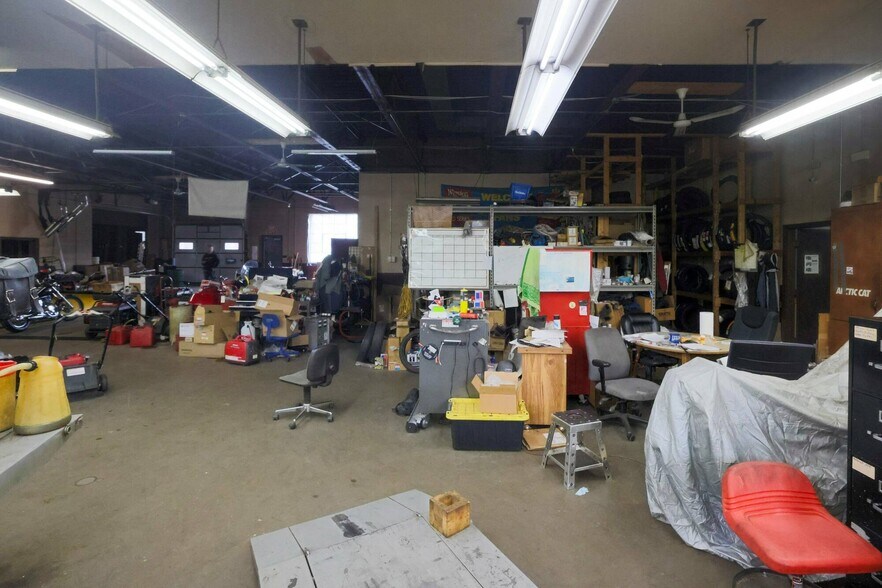 More Photos Of 4215 E Lake St, Minneapolis Freestanding For Sale