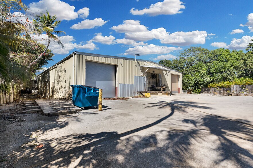 More Photos Of 200 Morada Way, Islamorada Warehouse For Lease