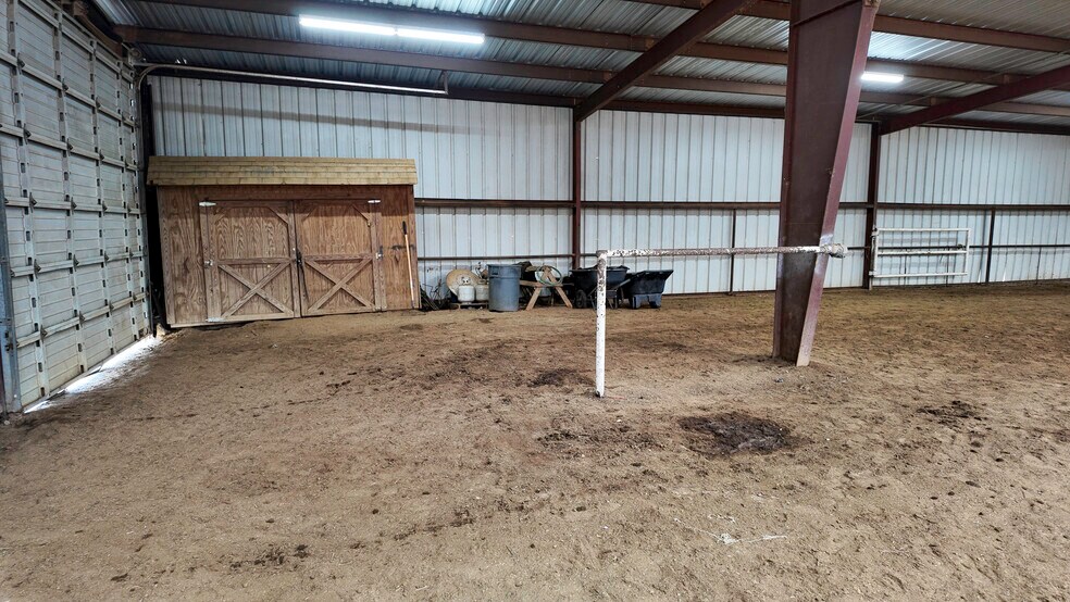 More Photos Of 99 Stacks Dr, Damascus Horse Stables For Sale