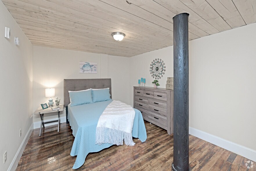 More Photos Of 99 Main St, Warren Apartments For Lease