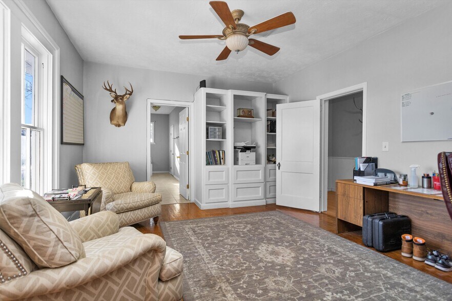 More Photos Of 13801 Liberty St, Montgomery Office Residential For Sale