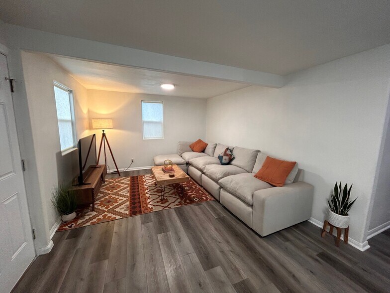 More Photos Of 1729 E Ocean Ave, Ventura Multifamily For Sale