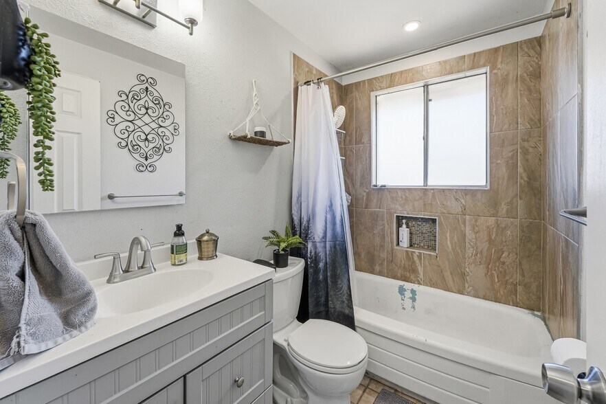 More Photos Of 13611 E Nevada Pl, Aurora Multifamily For Sale