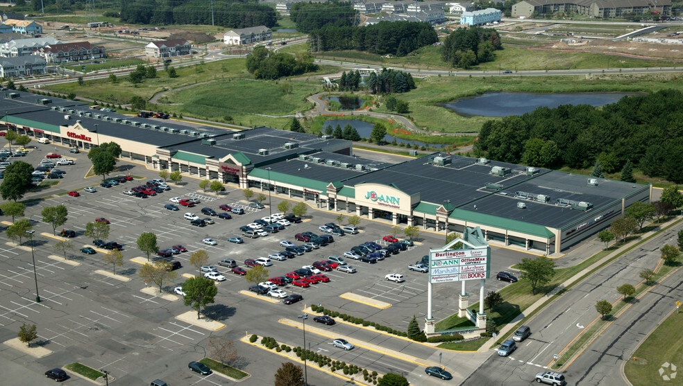 More Photos Of 1715-1749 Beam Ave, Maplewood Unknown For Lease