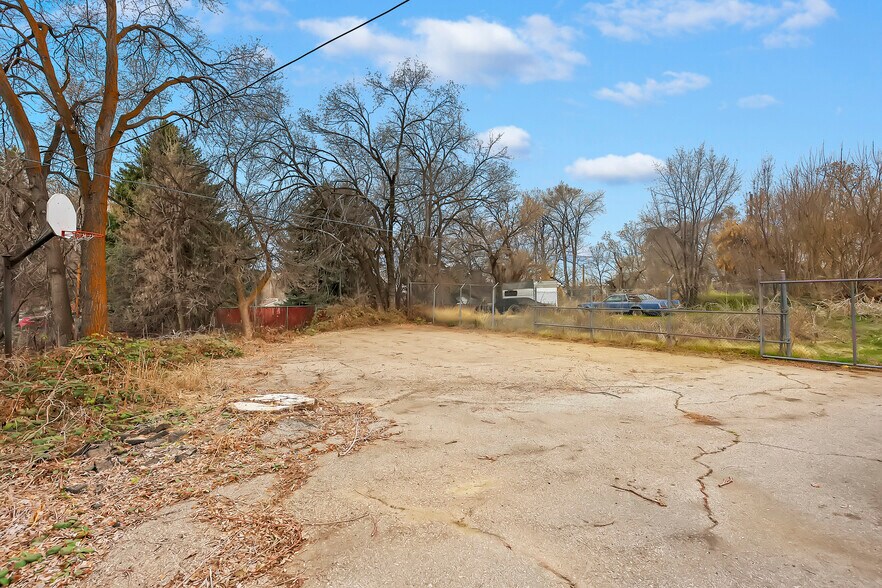 More Photos Of 265 N Washington Blvd, Ogden Auto Repair For Sale