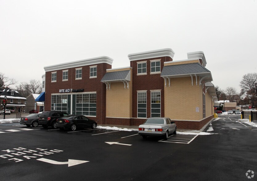 More Photos Of 237 E Lancaster Ave, Wayne Drugstore For Lease
