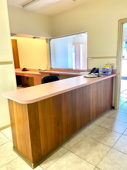 More Photos Of 4306 University Blvd S, Jacksonville Medical For Sale