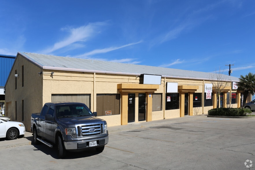 Primary Photo Of 5918 McPherson Rd, Laredo Loft Creative Space For Sale