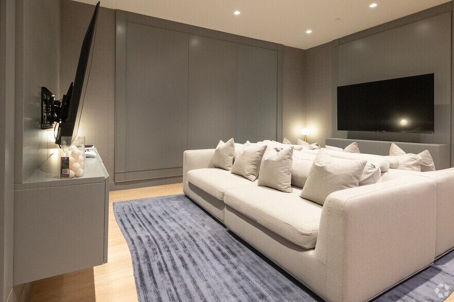 More Photos Of 2461 Broadway, New York Apartments For Lease