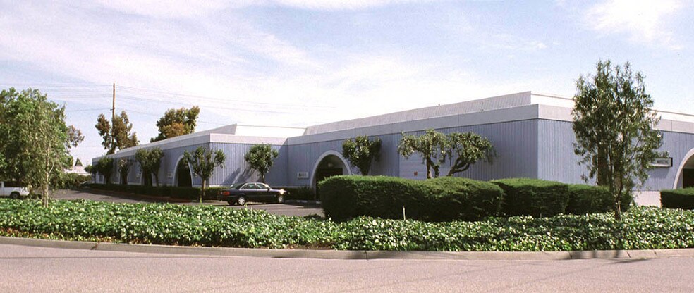 More Photos Of 3639-3697 Enochs St, Santa Clara Warehouse For Lease