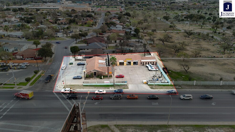 More Photos Of 1919 E Saunders St, Laredo Storefront Retail Office For Sale