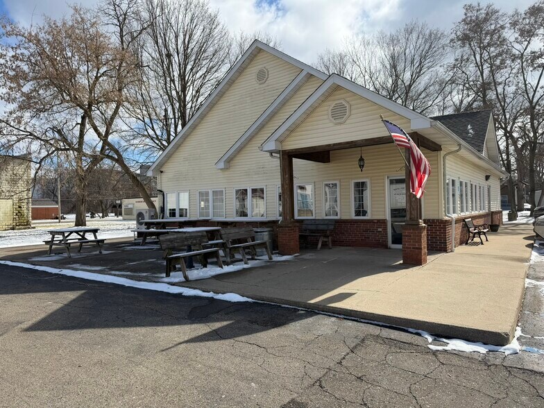 Primary Photo Of 111 W Michigan Ave, Augusta General Retail For Sale