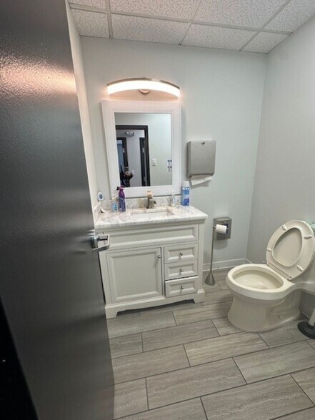 More Photos Of 3918 Prosperity Ave, Fairfax Office For Lease