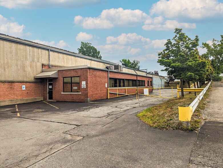 More Photos Of 765 Hertel Ave, Buffalo Manufacturing For Lease