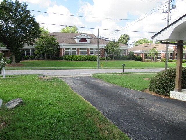 More Photos Of 108 Cedar St, Carrollton Office Residential For Sale