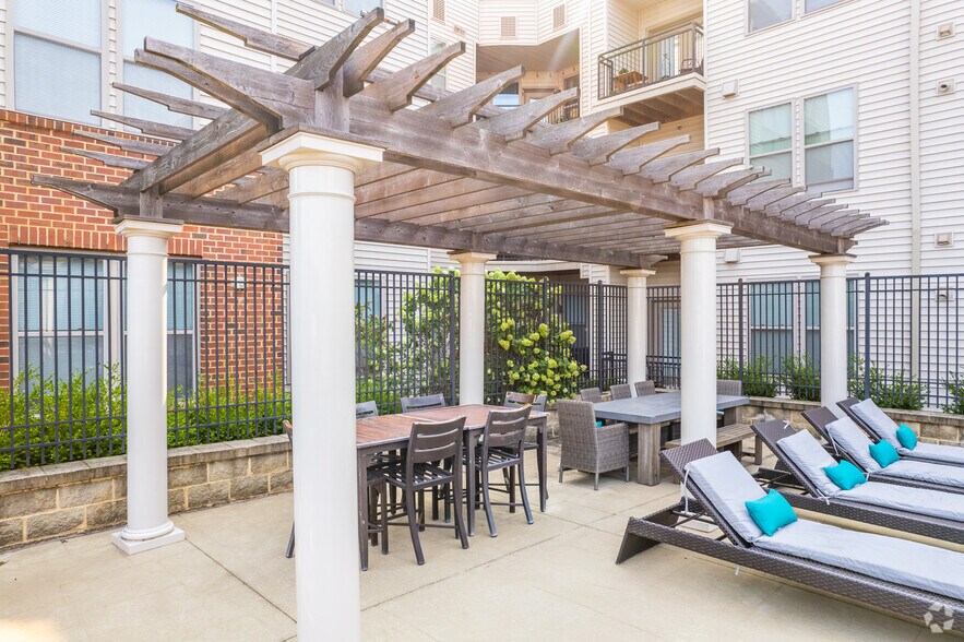 More Photos Of 335 E King St, Malvern Apartments For Lease