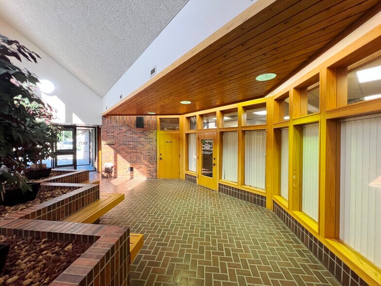 More Photos Of 1903 S 6th St, Brainerd Medical For Sale