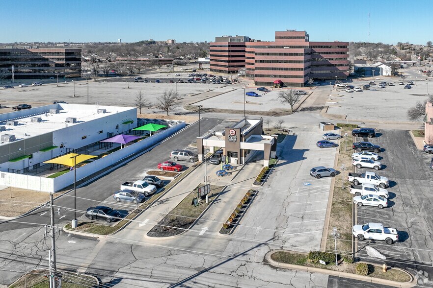 More Photos Of 6134 S Memorial Dr, Tulsa General Retail For Sale