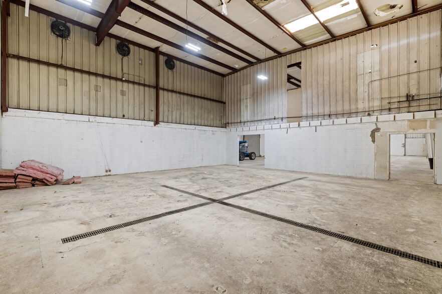 More Photos Of 675 Buena Vista Ave, Gilroy Manufacturing For Sale