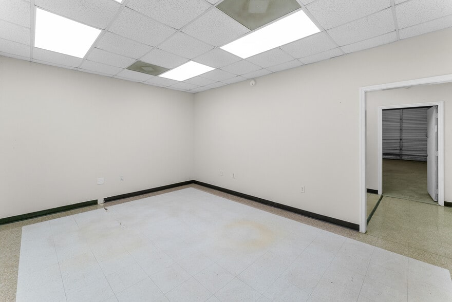 More Photos Of 1306 Heidt Ave, Savannah Office For Sale