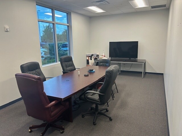 More Photos Of 2500 Lakepointe Pky, Odessa Warehouse For Lease
