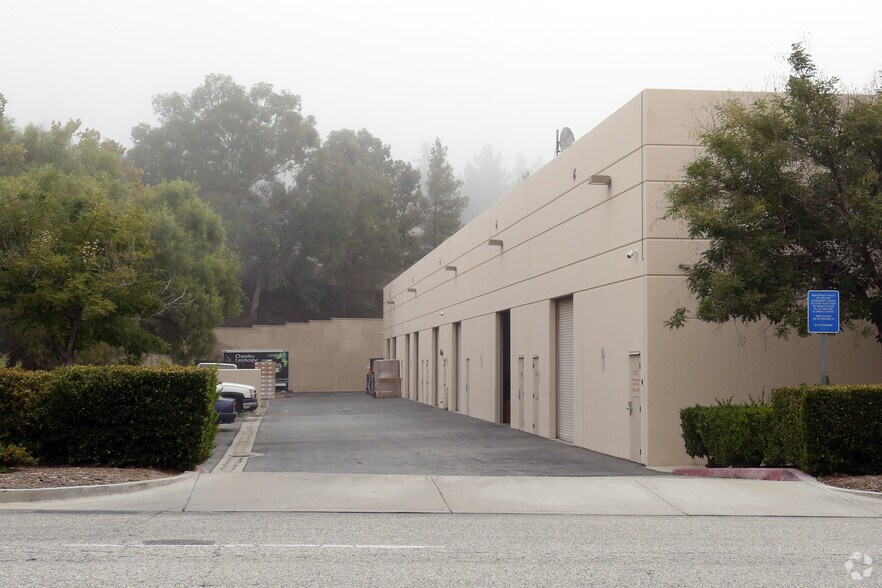 More Photos Of 28303-28319 W Industry Dr, Valencia Warehouse For Lease